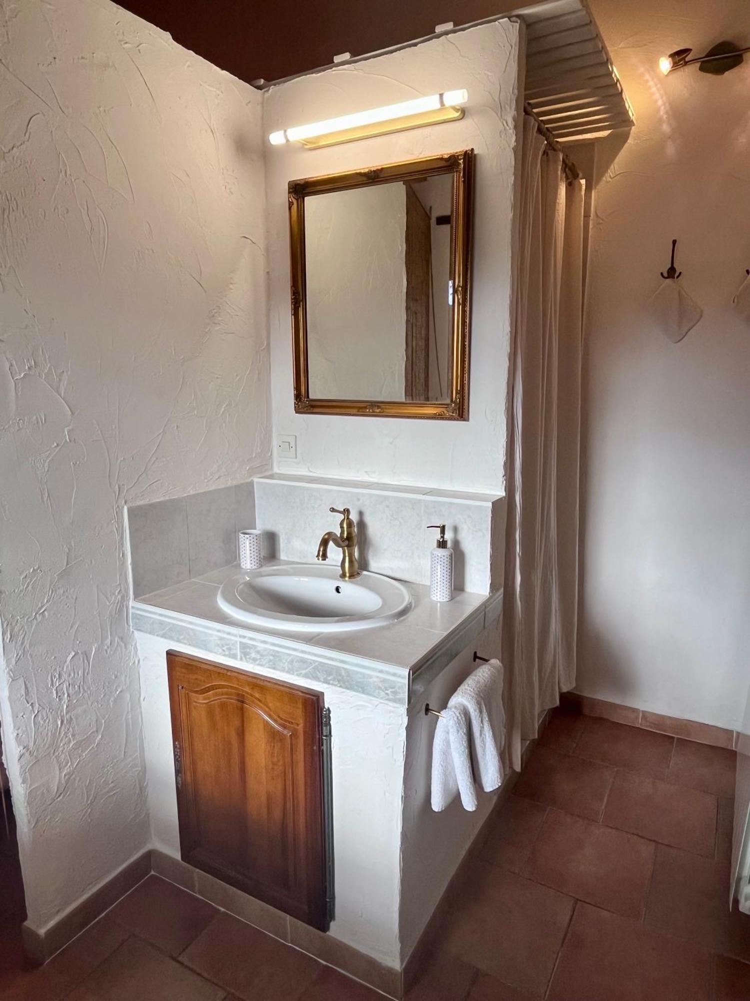 Le Priolat Des Anges Aux Portes Des Gorges Du Verdon Trigance Room photo